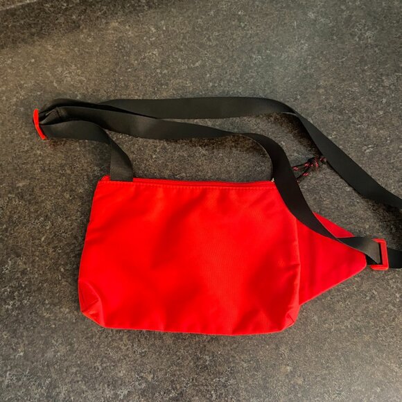 Diesel D Red Belt Bag - Exclusive - Picture 3 of 7
